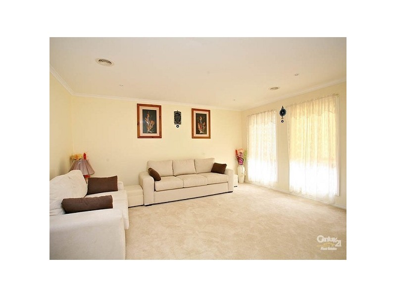 15 Merrivale Place, Roxburgh Park VIC 3064