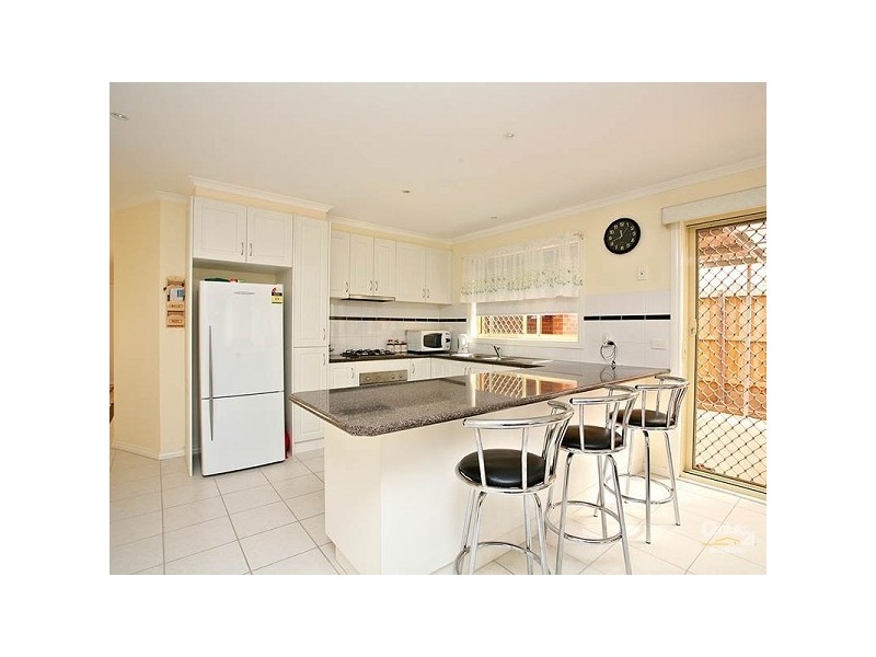 15 Merrivale Place, Roxburgh Park VIC 3064
