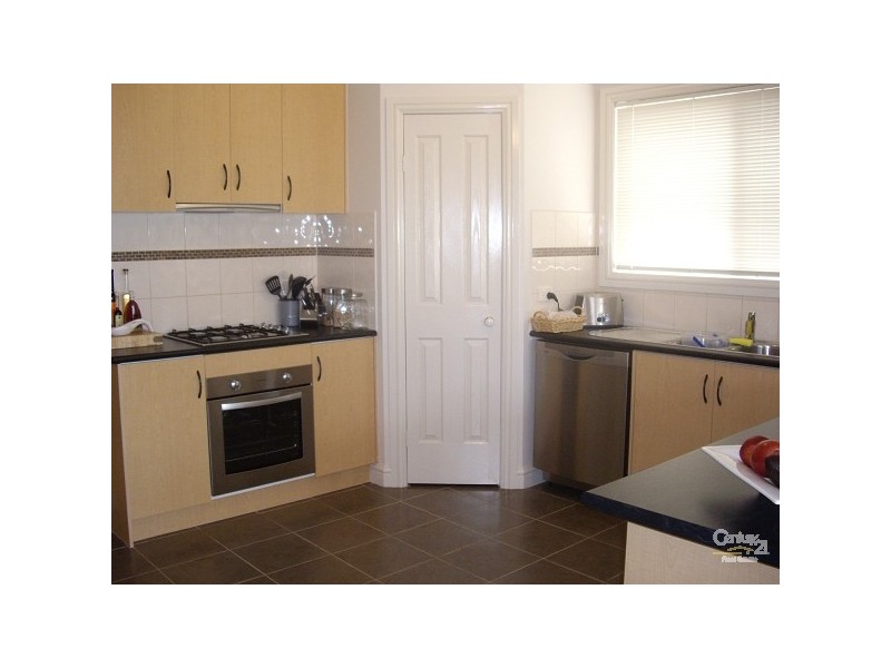 2 Alderstead Close, Caroline Springs VIC 3023