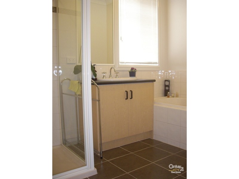 2 Alderstead Close, Caroline Springs VIC 3023