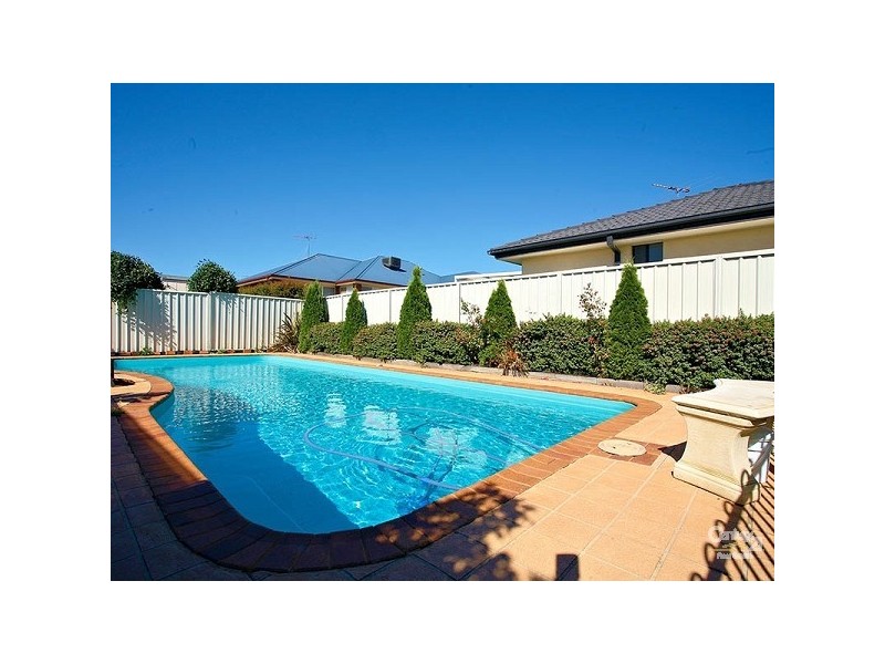 2 Meadowbank Court, Craigieburn VIC 3064
