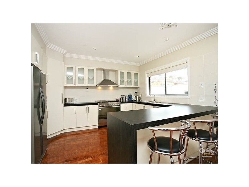 27 Long Island Circuit, Craigieburn VIC 3064