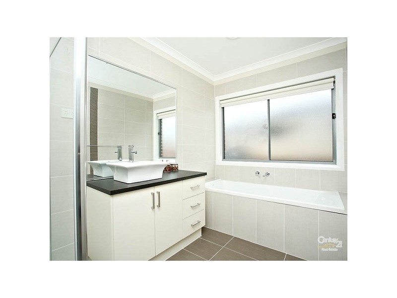 27 Long Island Circuit, Craigieburn VIC 3064