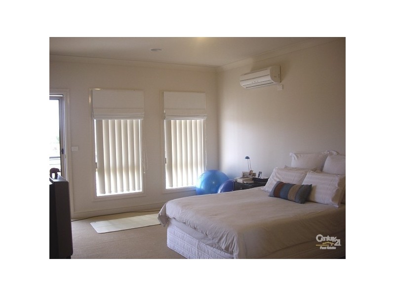 2 Alderstead Place, Caroline Springs VIC 3023