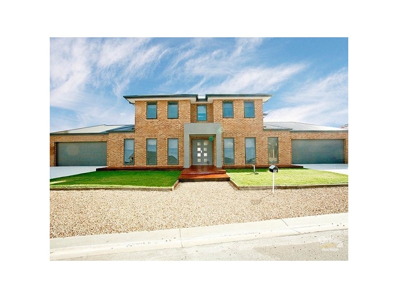 25 Mareeba Way, Craigieburn VIC 3064