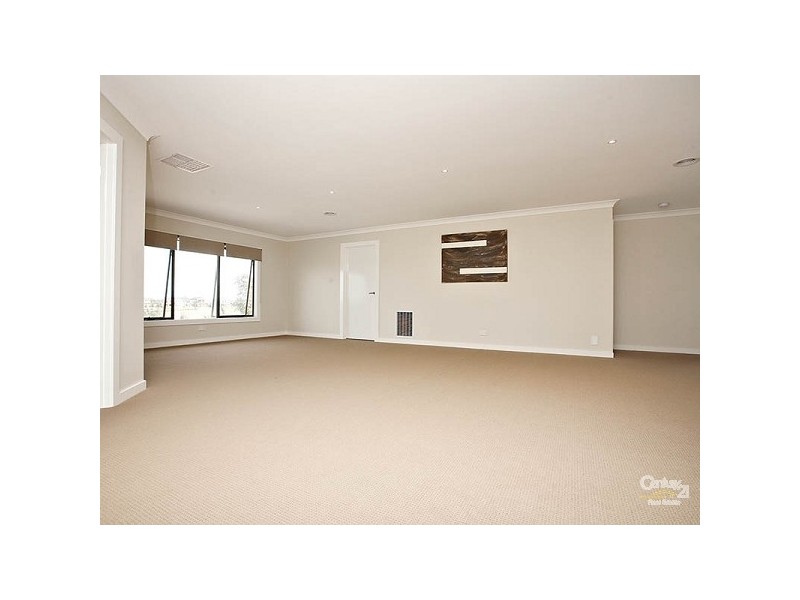 25 Mareeba Way, Craigieburn VIC 3064