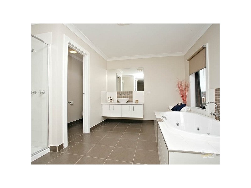 25 Mareeba Way, Craigieburn VIC 3064