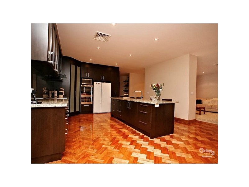 43 Coronet Avenue, Roxburgh Park VIC 3064