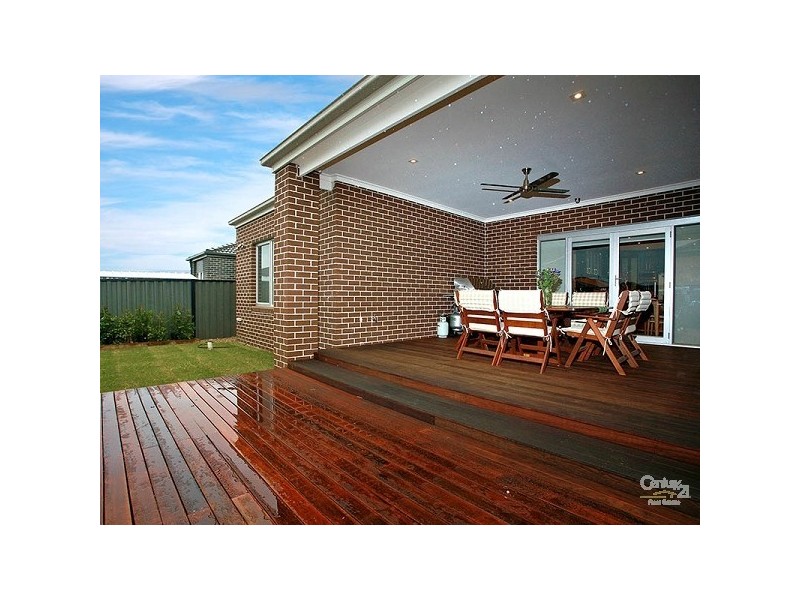 43 Coronet Avenue, Roxburgh Park VIC 3064