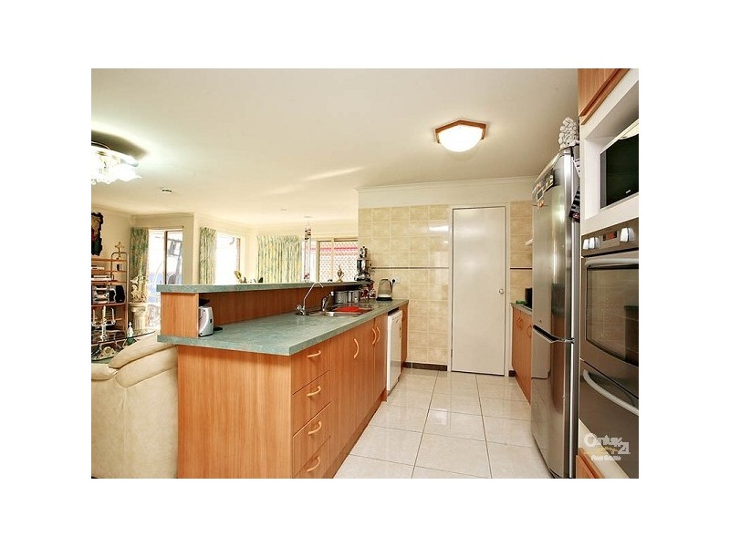 14 Alberton Avenue, Roxburgh Park VIC 3064
