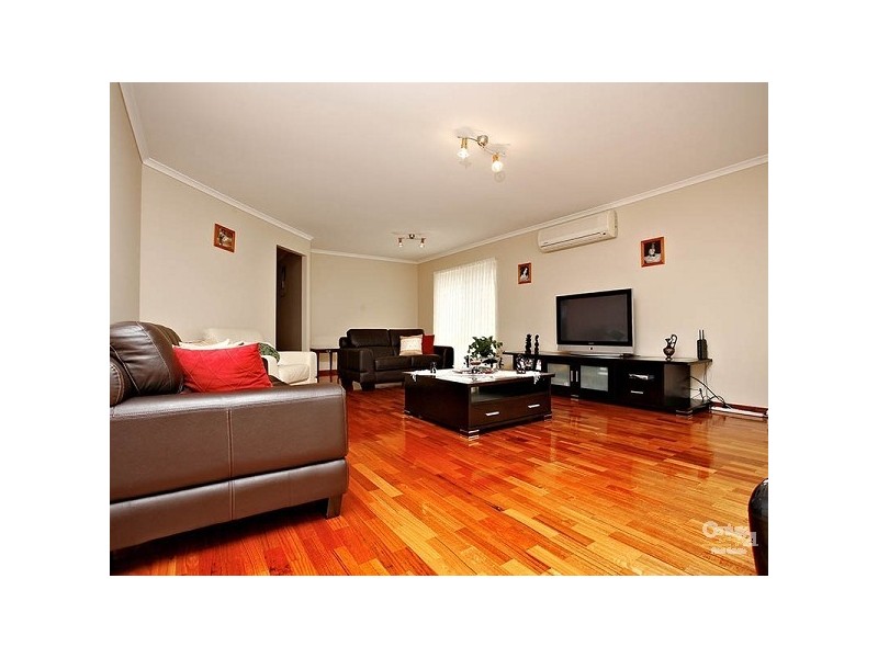 5 Elder Close, Meadow Heights VIC 3048