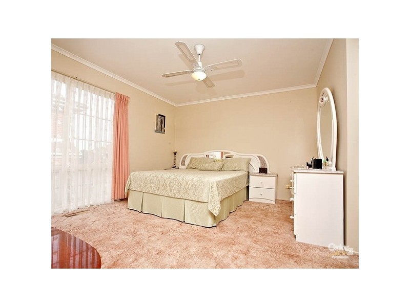 5 Elder Close, Meadow Heights VIC 3048