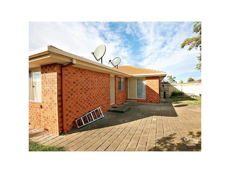 5 Elder Close, Meadow Heights VIC 3048