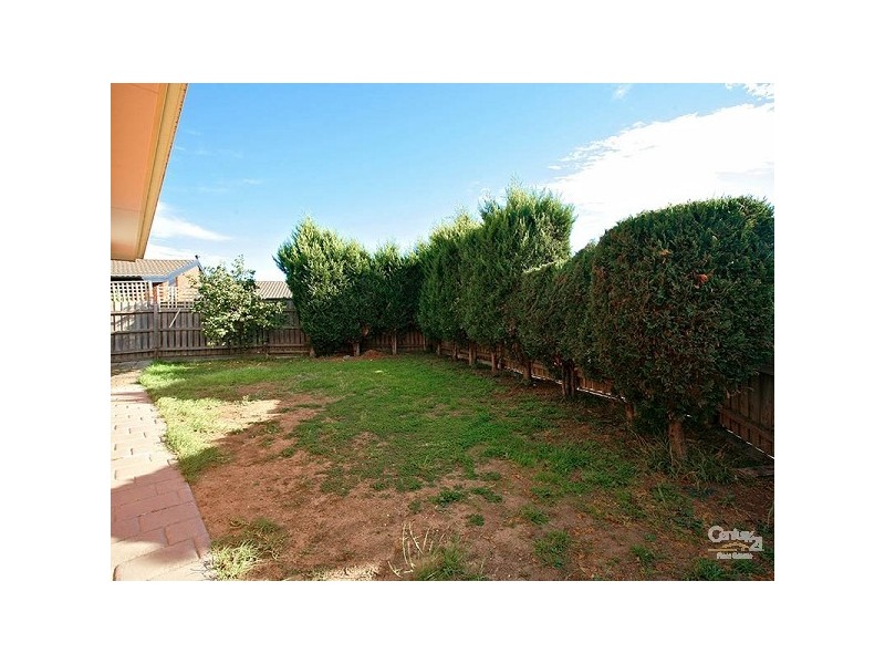 5 Elder Close, Meadow Heights VIC 3048