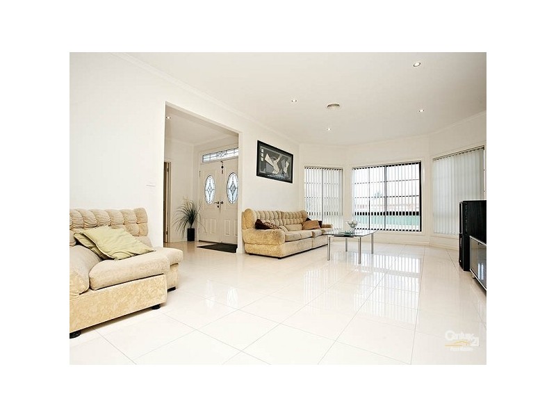 8 McPherson Boulevard, Roxburgh Park VIC 3064