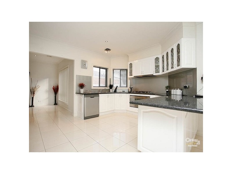 8 McPherson Boulevard, Roxburgh Park VIC 3064