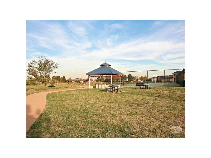 15 Tournament Rise, Craigieburn VIC 3064