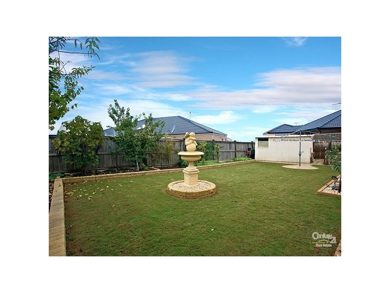14 Earl Grove, Craigieburn VIC 3064