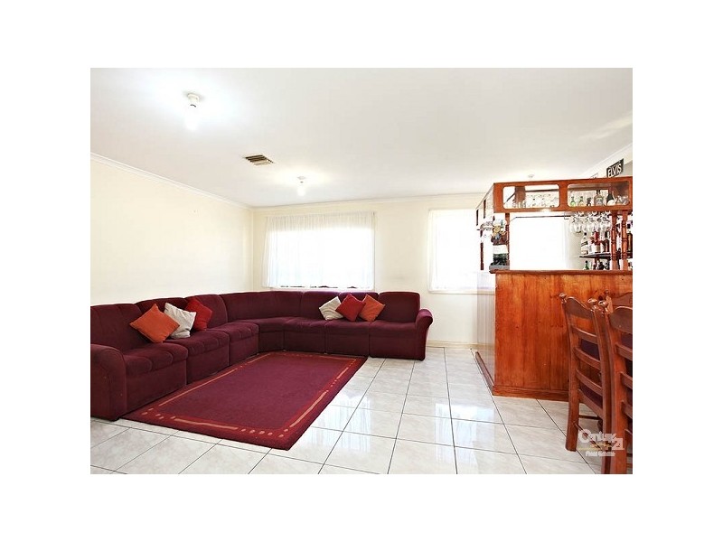 27 Moyston Court, Meadow Heights VIC 3048