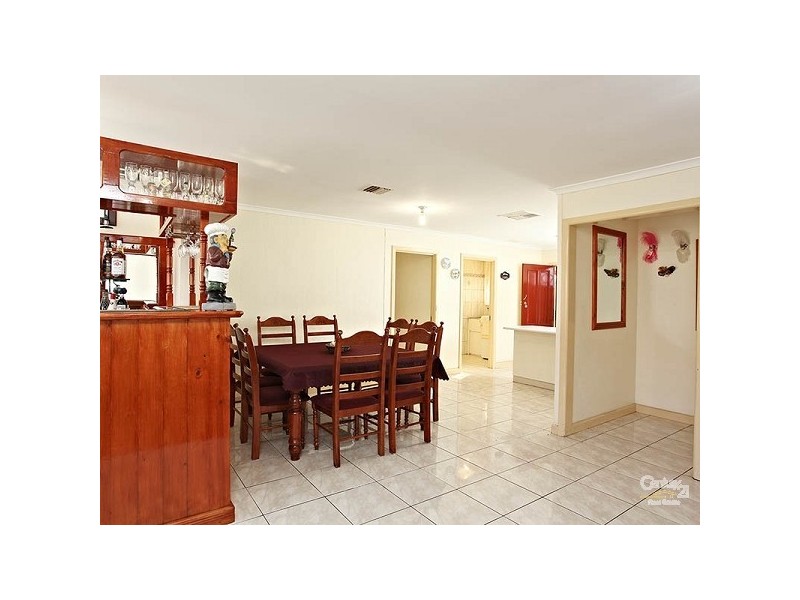 27 Moyston Court, Meadow Heights VIC 3048