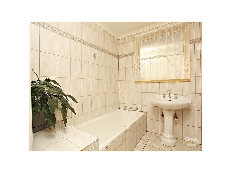 27 Moyston Court, Meadow Heights VIC 3048