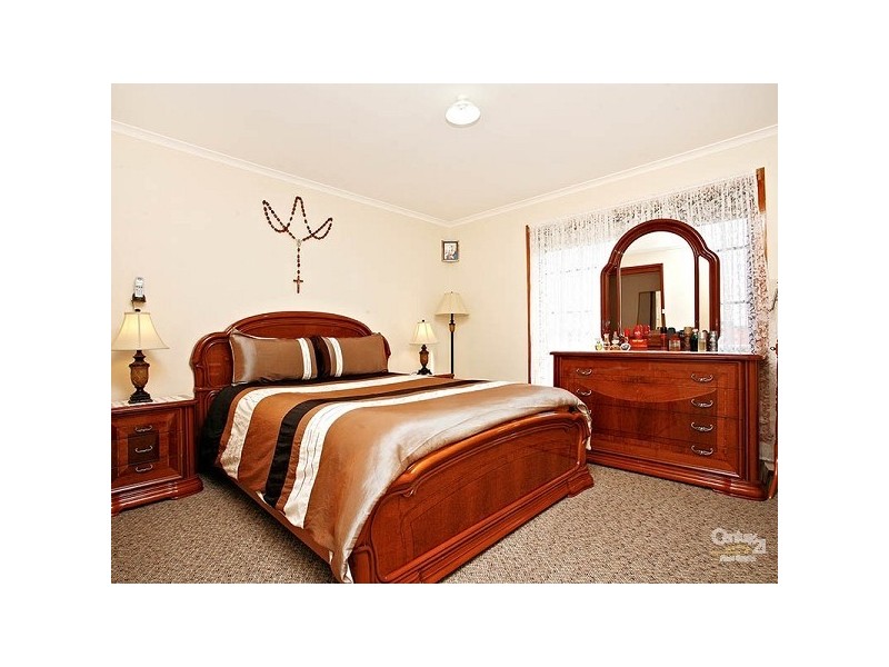 15 Rubus Court, Meadow Heights VIC 3048