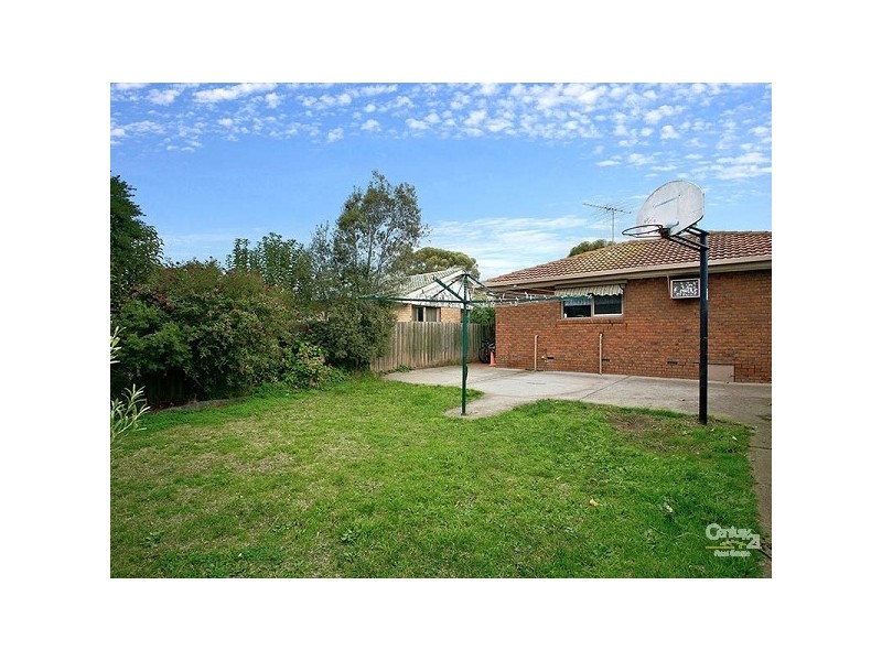 8 Riversdale Street, Craigieburn VIC 3064