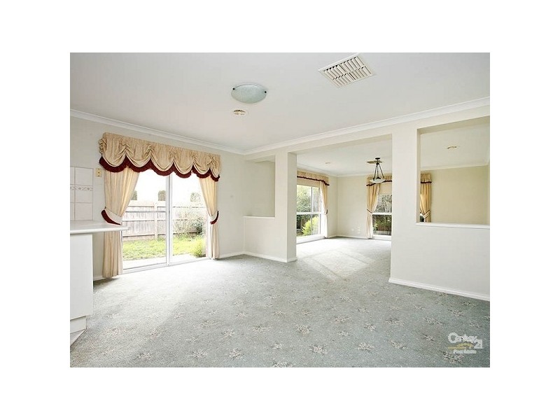 22 Thomas Brunton Parade, Roxburgh Park VIC 3064