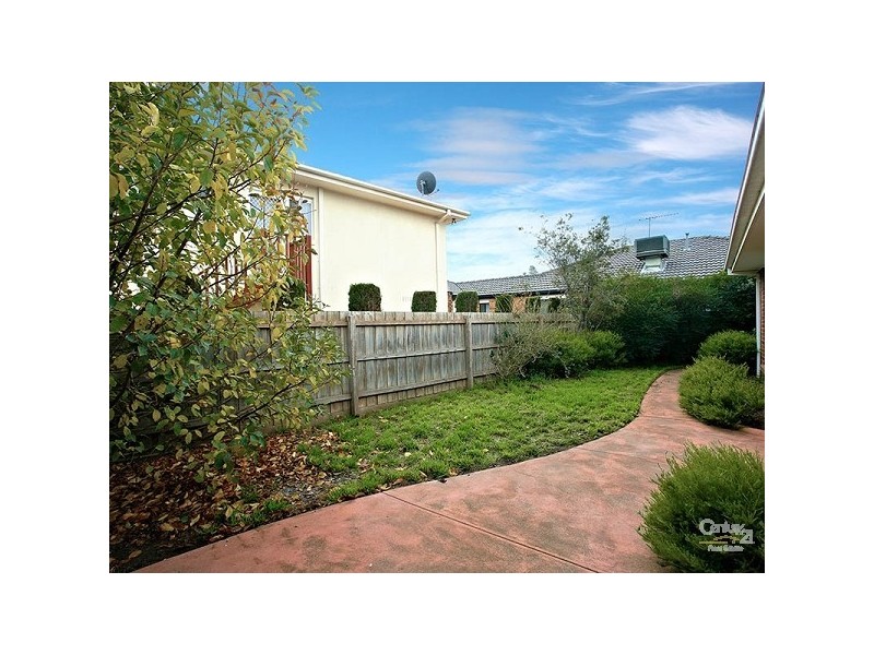 22 Thomas Brunton Parade, Roxburgh Park VIC 3064