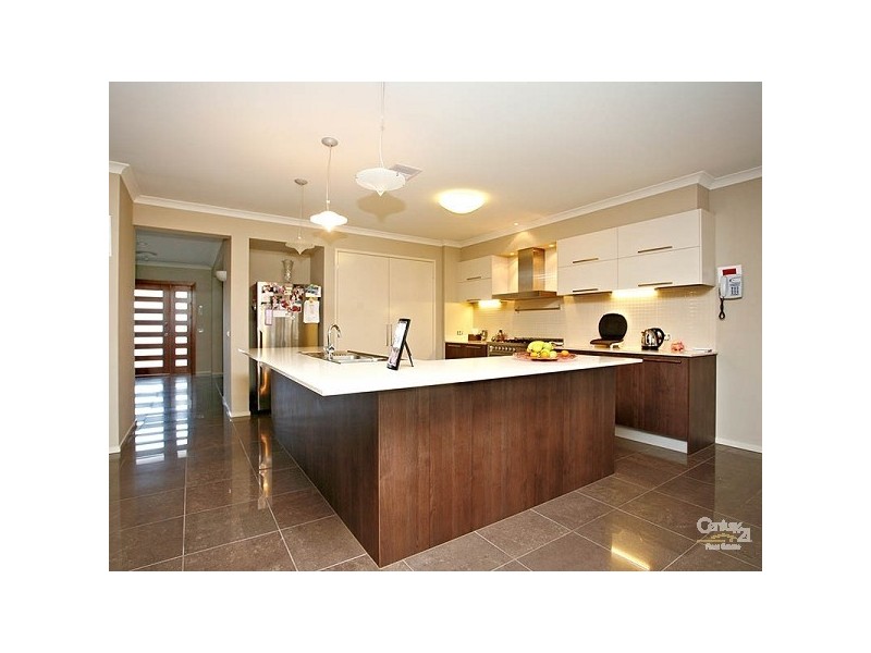 11 Moresby Court, Craigieburn VIC 3064