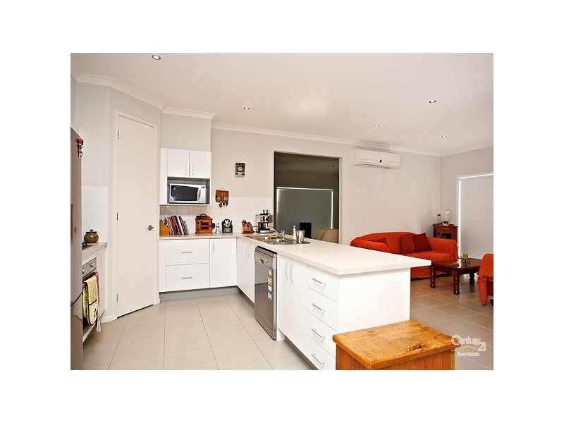 10 Aura Way, Craigieburn VIC 3064