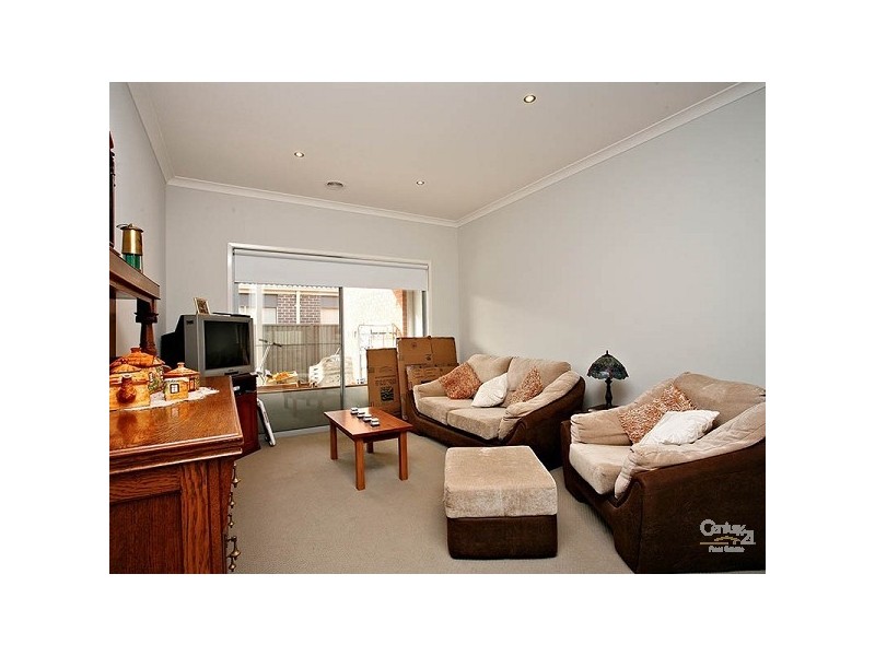 10 Aura Way, Craigieburn VIC 3064