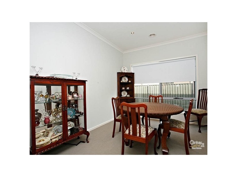 10 Aura Way, Craigieburn VIC 3064