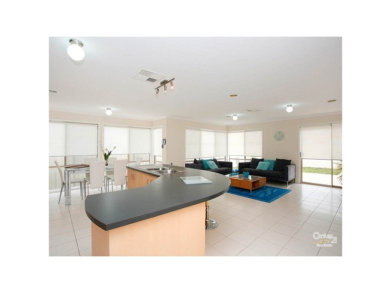 17 Golfview Drive, Craigieburn VIC 3064