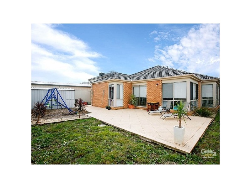 17 Golfview Drive, Craigieburn VIC 3064