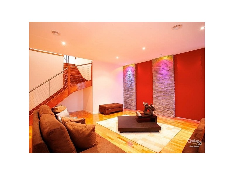 82 Lakeside Drive, Roxburgh Park VIC 3064