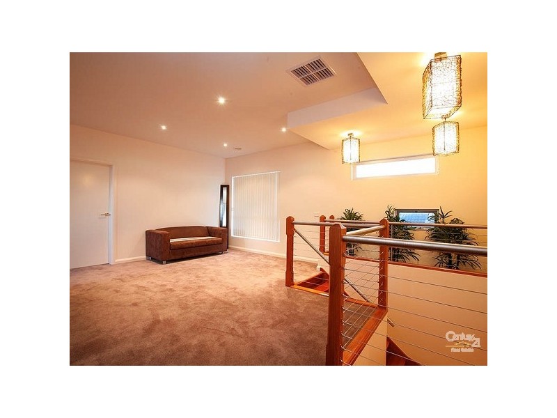 82 Lakeside Drive, Roxburgh Park VIC 3064