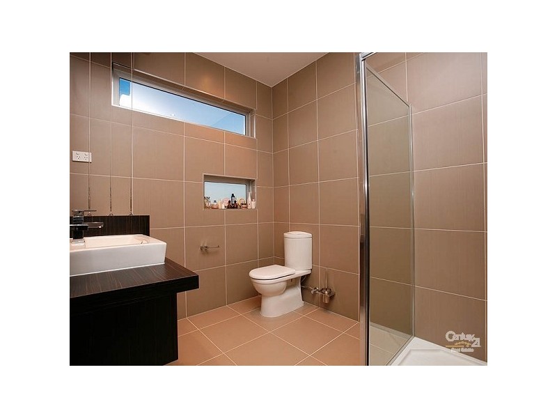 82 Lakeside Drive, Roxburgh Park VIC 3064