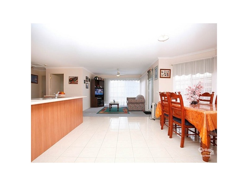 20 Lachlan Crescent, Roxburgh Park VIC 3064