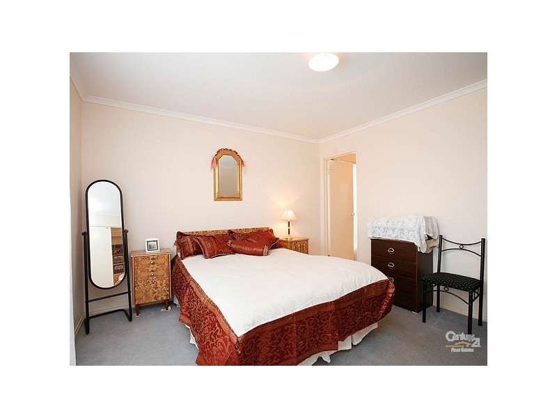 20 Lachlan Crescent, Roxburgh Park VIC 3064