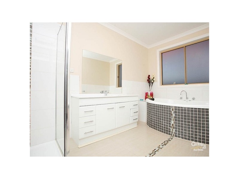 23 Lysterfield Drive, Greenvale VIC 3059