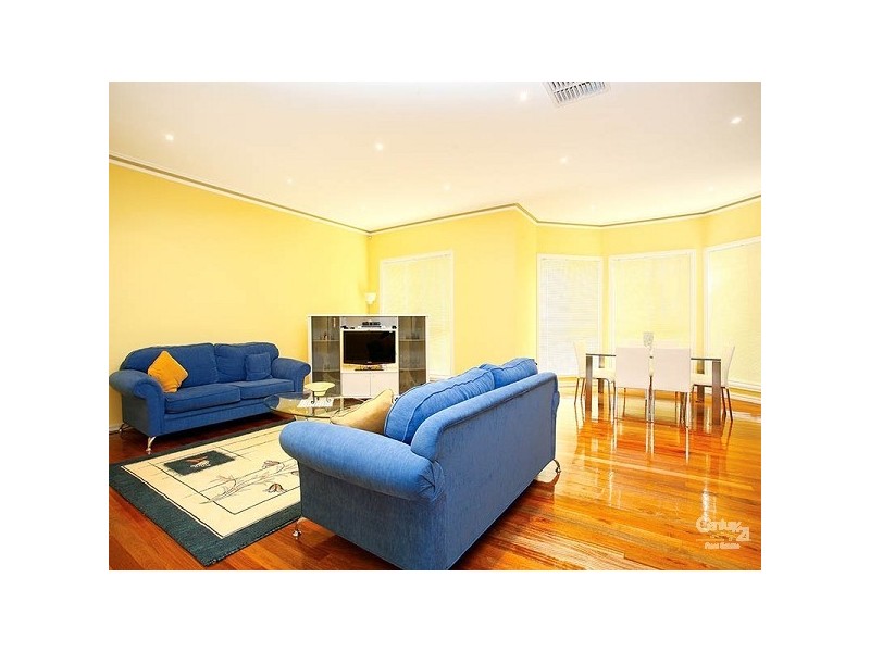 8 Grange Rise, Craigieburn VIC 3064