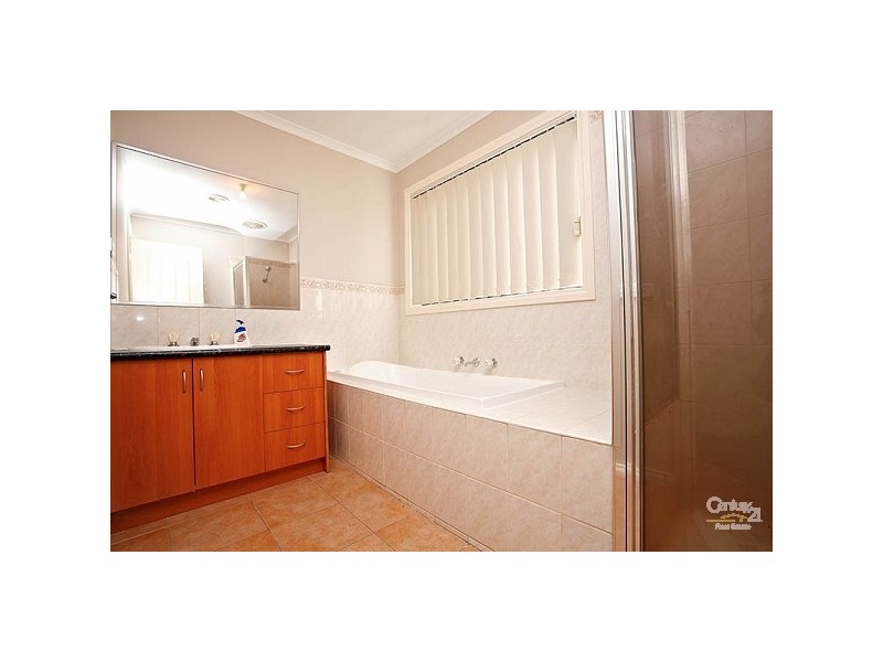 13 Roycroft Road, Roxburgh Park VIC 3064