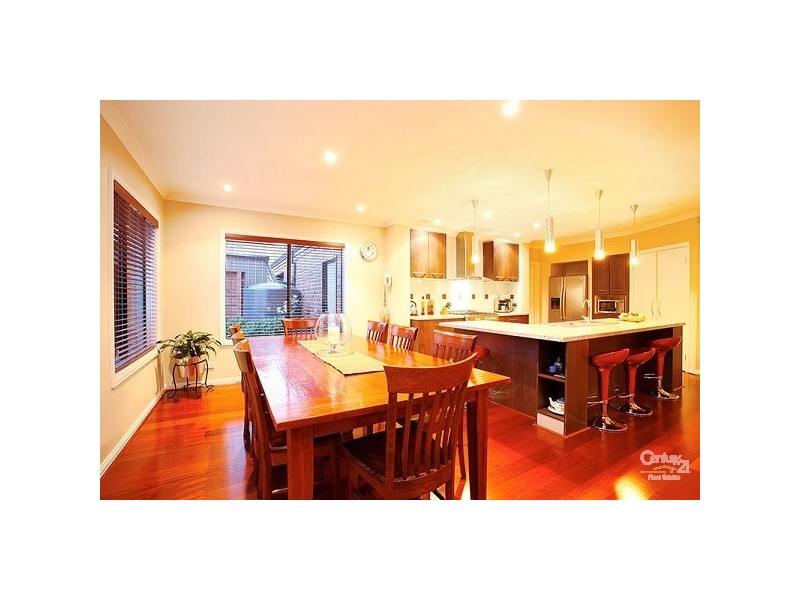 10 Windrock Avenue, Craigieburn VIC 3064