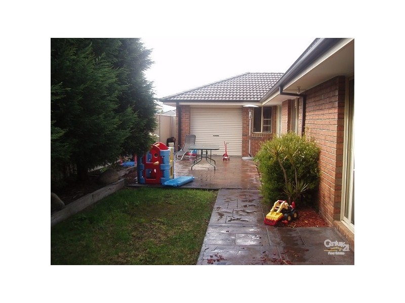 6  Waterford Avenue, Craigieburn VIC 3064