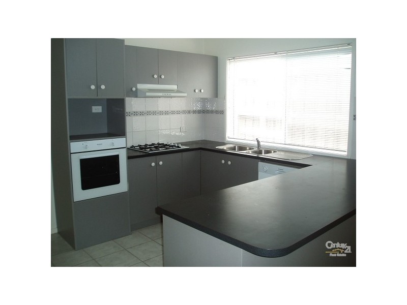 11 Hoxton Crescent, Craigieburn VIC 3064
