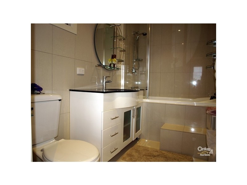 8 Finchley Avenue, Glenroy VIC 3046