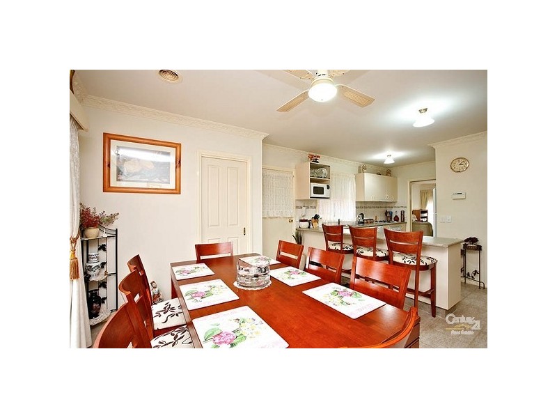 47 Almands Avenue, Roxburgh Park VIC 3064