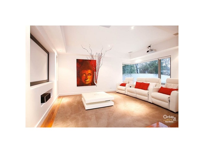 16 Wave Street, Elwood VIC 3184