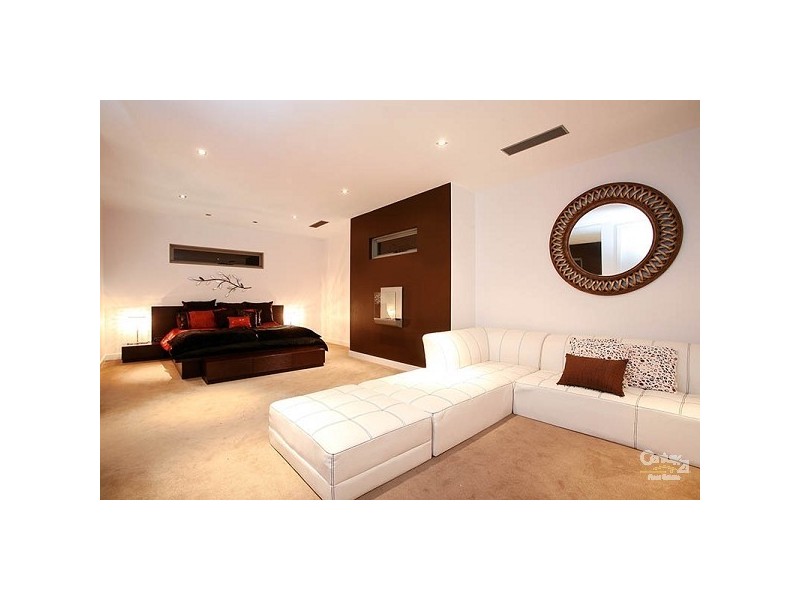 16 Wave Street, Elwood VIC 3184